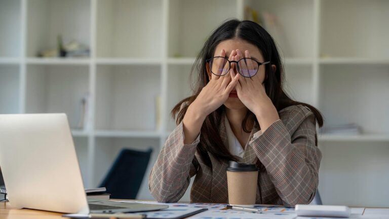 Square Table – What’s Keeping HR Up at Night?